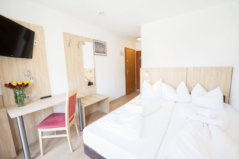 Bedroom 2, Hotel Astoria am Urachplatz, Stuttgart