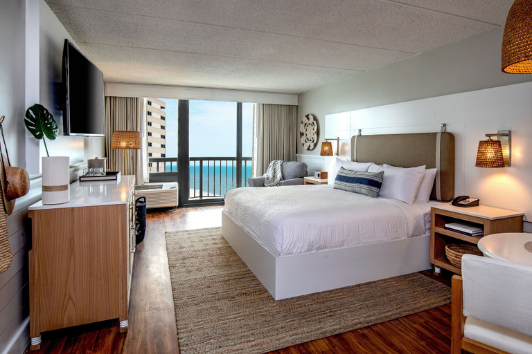 Bedroom 3, Ashore Oceanfront Hotel by Marriott, Worcester