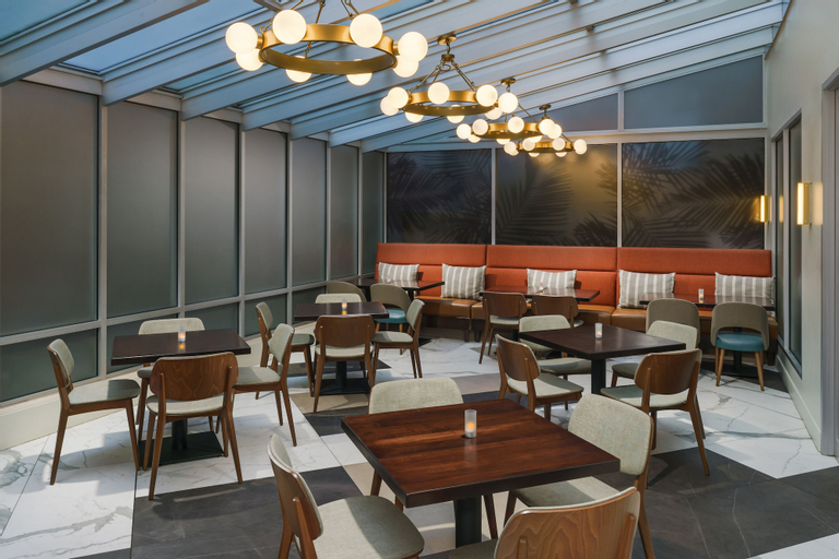 Food & Drinks 5, DoubleTree by Hilton Hotel New York City - Chelsea, New York