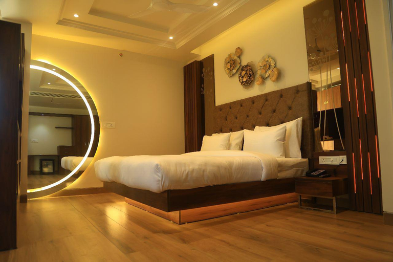 Bedroom 4, Sapphire Sky Hotel, Dehradun