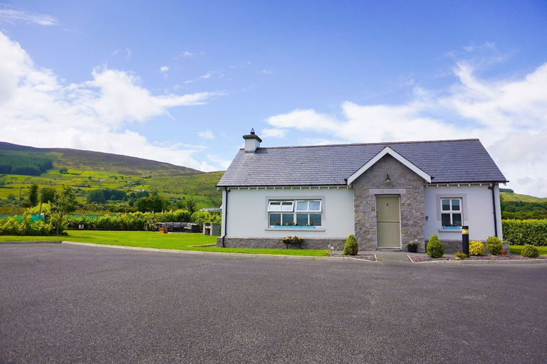 Exterior & Views 2, Clonlum Holiday Cottages, Newry, Mourne and Down