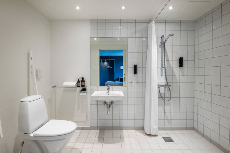 Bathroom 4, Airport Hotel, Billund, Billund