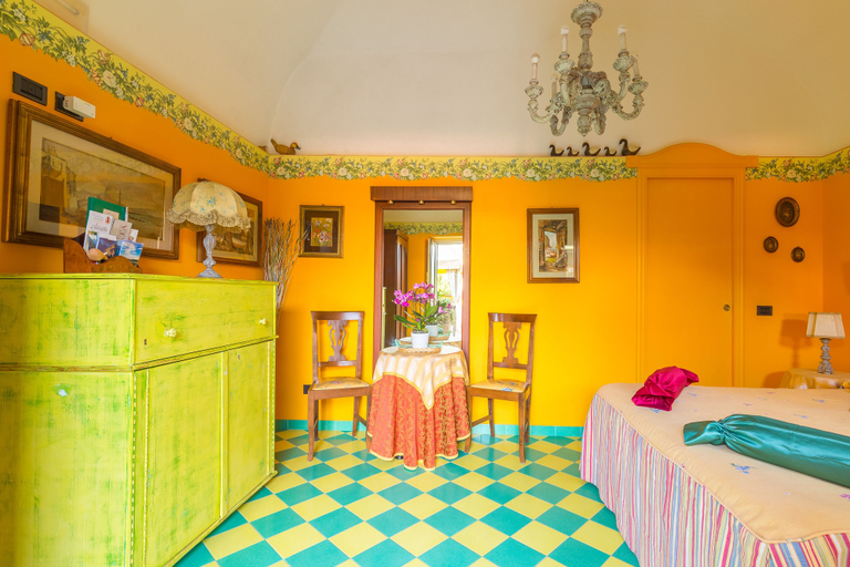 Bedroom 4, Orchid Corner, Napoli