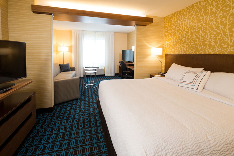 Bedroom 3, Fairfield Inn & Suites by Marriott Detroit Chesterfield, Macomb