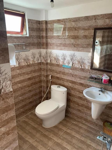 Bathroom 5, Ngo Khanh Homestay, Da Nang