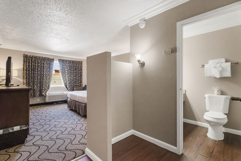 Bedroom 25