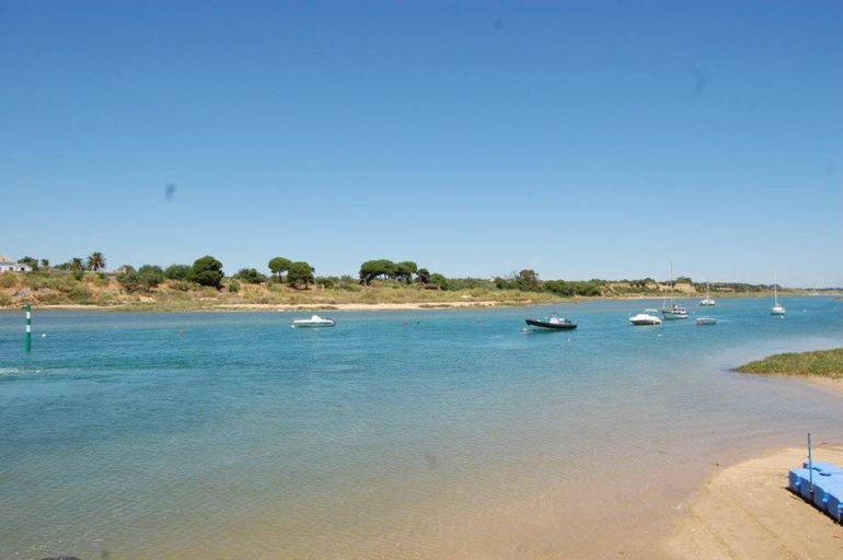 Others 2, Apt Grace - T2 Pool, Wifi, Balcony, AC, 25km from Tavira center, Alcoutim