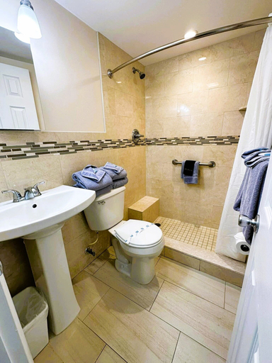 Bathroom 3, The VIP Family Motel, Cape May