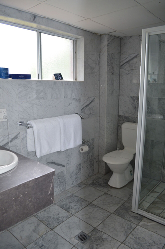 Bathroom 4, Bathurst Motor Inn, Bathurst Regional - Pt A