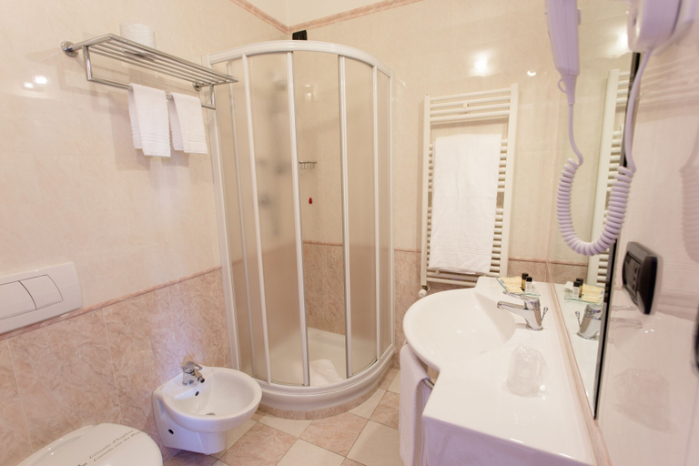 Bathroom 4, Vald Hotel, Torino
