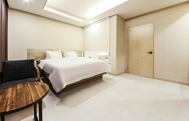 Bedroom 2, Time Square Hotel, Yangsan