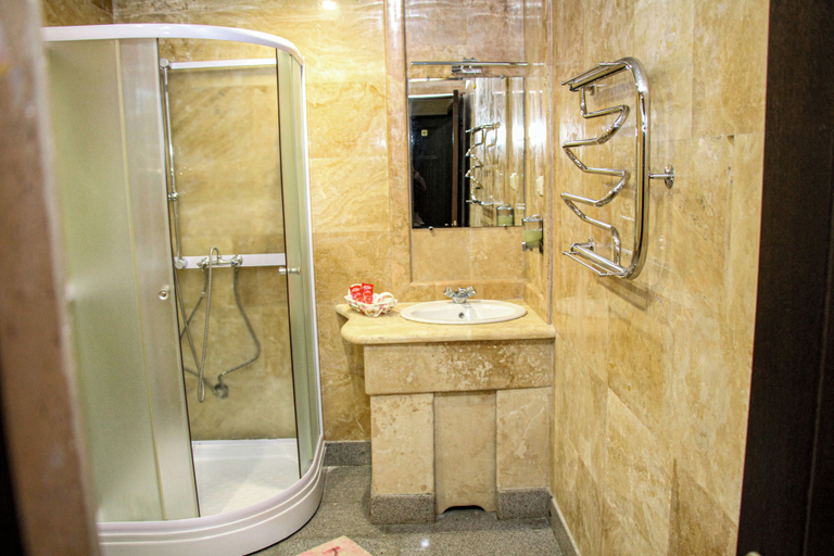 Bathroom 3, Grand Hotel Kapan