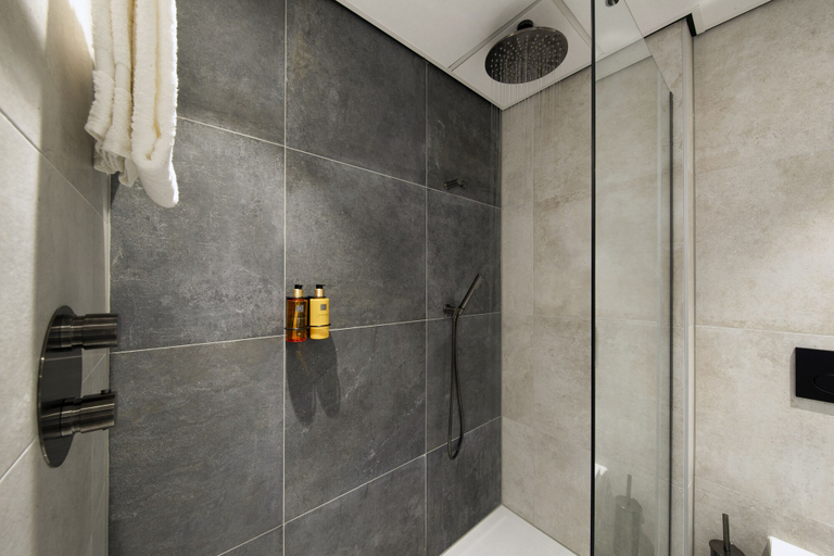 Bathroom 5, Bilderberg Europa Hotel, The Hague