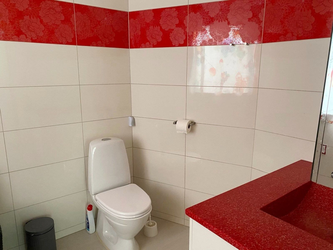 Bathroom 3, Hine Bakke Guest House, Langeland