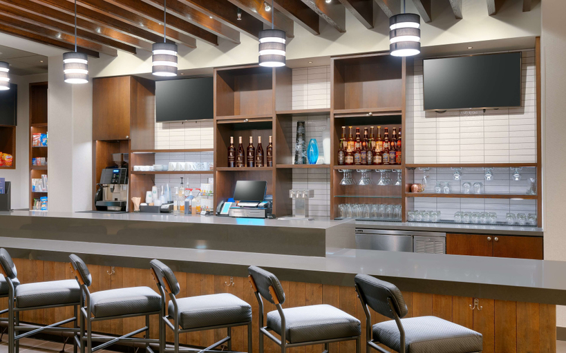 Food & Drinks 5, Hyatt Place Anchorage Midtown, Anchorage