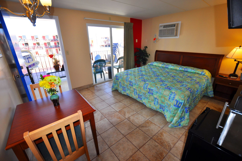 Bedroom 3, Nantucket Inn & Suites, Cape May