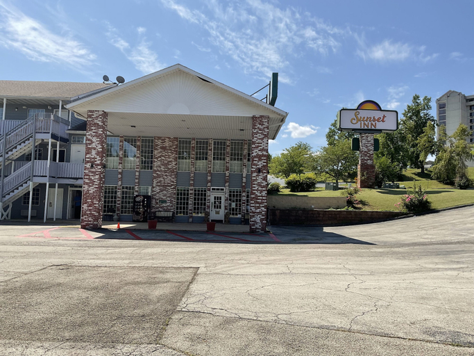 Exterior & Views, Sunset Inn, Taney