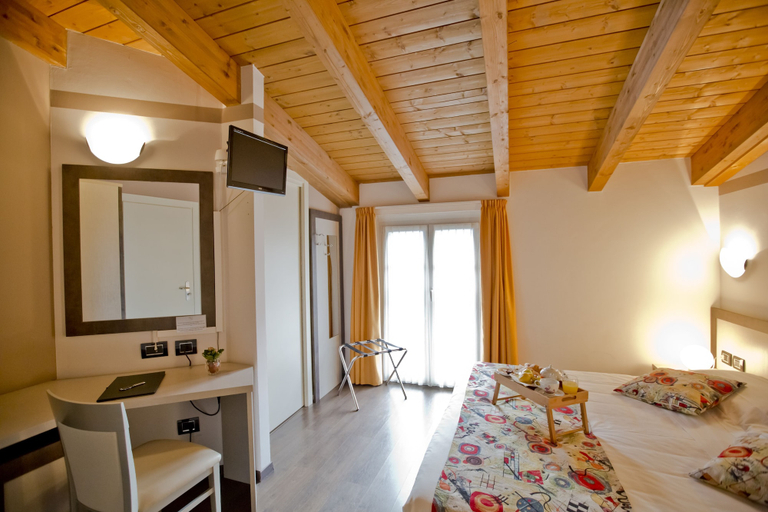 Bedroom 2, Hotel Lago di Como, Lecco