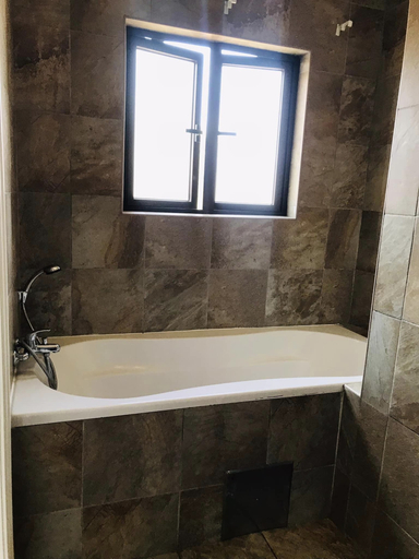Bathroom 5, Letototo Road, Gaborone