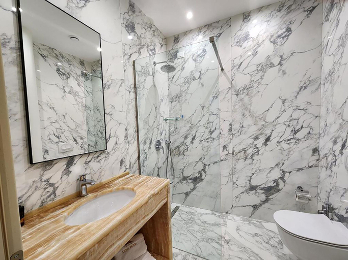 Bathroom 4, Hotel Gold, Vlorës