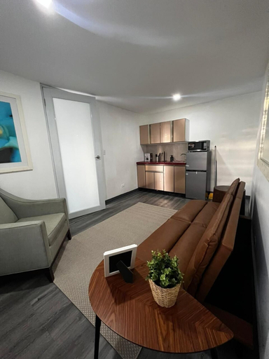 Others 5, Janer House