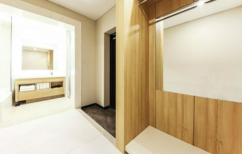 Others 5, Time Square Hotel, Yangsan