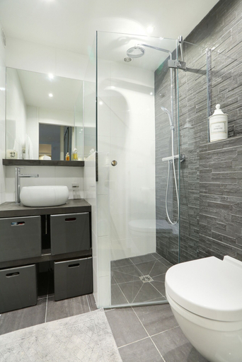 Bathroom 4, Sublime appartement Champs Elysees ( Chaillot), Paris