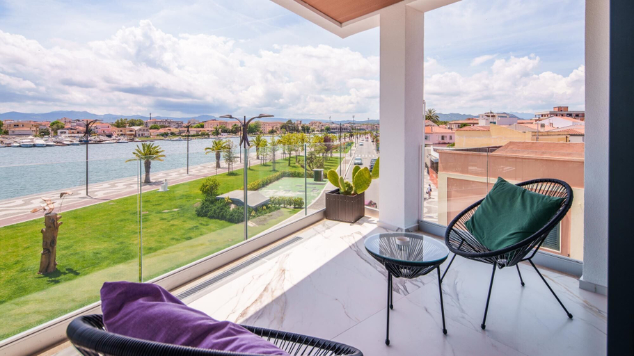Room 5, Welcomely - Deluxe Room - Charles Aznavour, Olbia-Tempio
