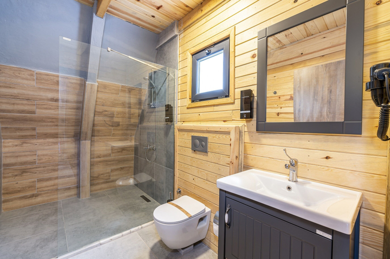 Bathroom 3, Aronia Bungalow, Merkez