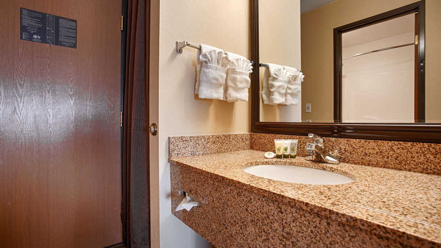 Bathroom 4, Best Western Plus Corning Inn, Tehama