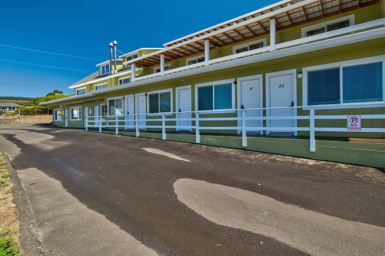 Exterior & Views 2, Terimore Bayfront Inn, Tillamook