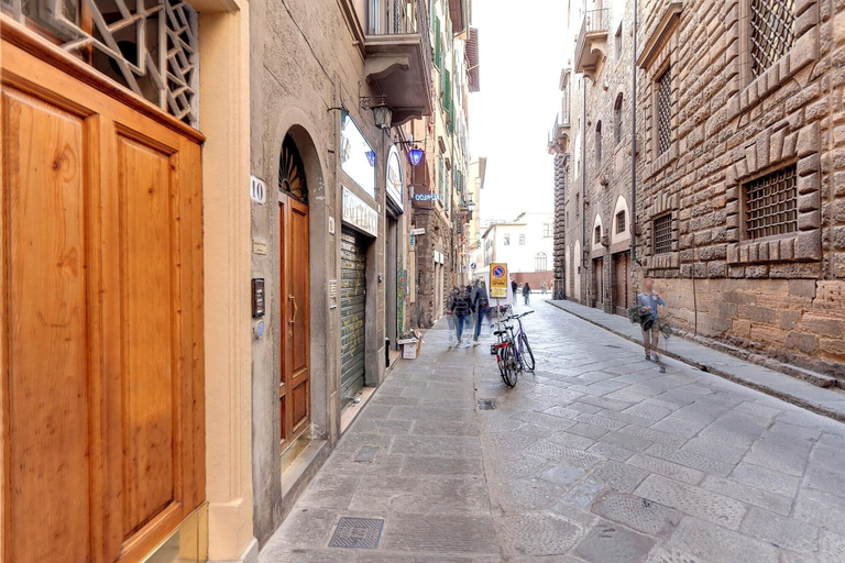 Room 4, Leoni 10 in Firenze With 1 Bedrooms and 1 Bathrooms, Florence