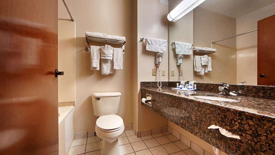 Bathroom, SureStay Plus Hotel by Best Western Edmond, Oklahoma