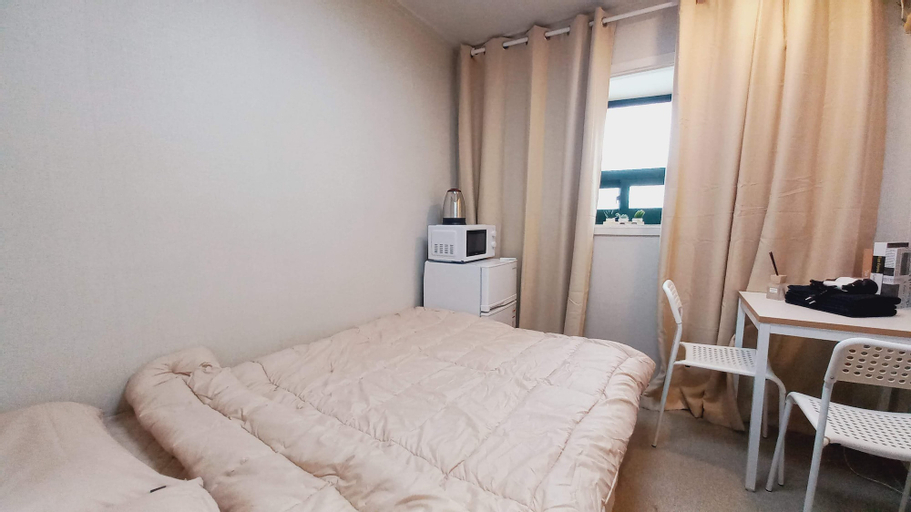 Bedroom 13