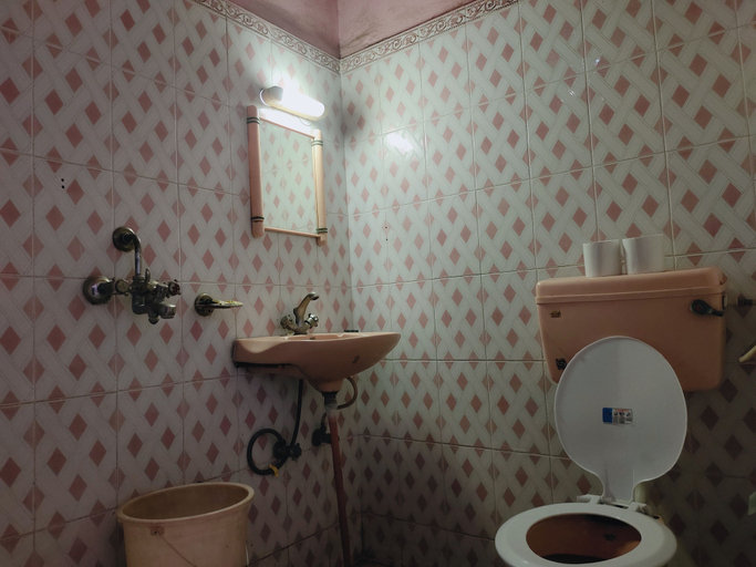 Bathroom 4, The Maurvi Inn, Jaipur