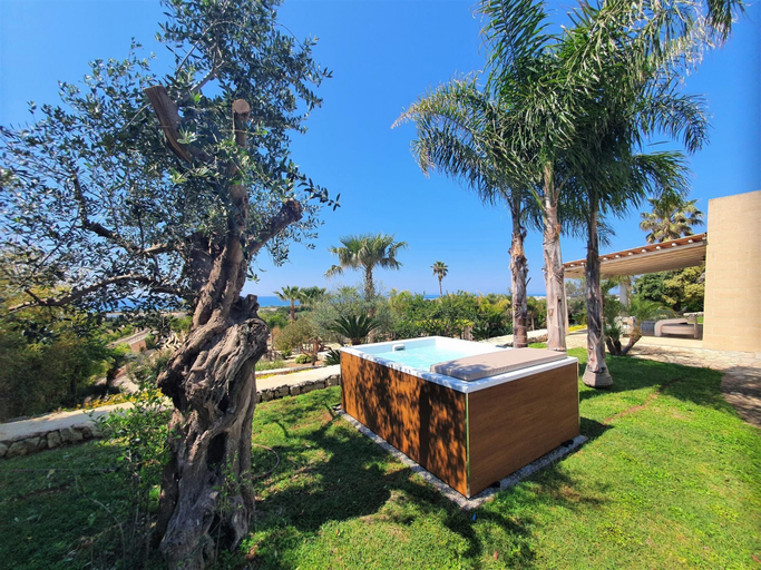 Room 5, Sal739 in Pescoluse With 2 Bedrooms and 2 Bathrooms, Lecce