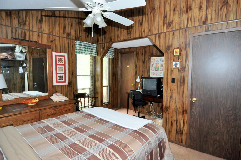Bedroom 2, Country Comfort -country Escape!, Berkeley