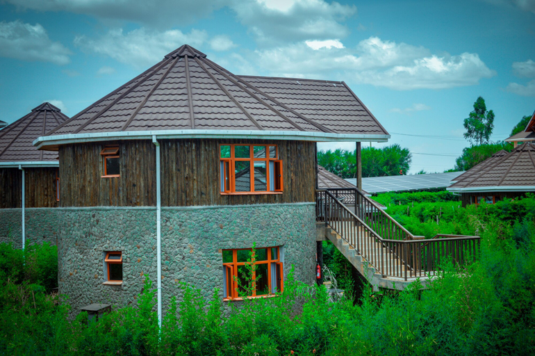 Exterior & Views 2, Aberdare Royal Cottages, Kieni