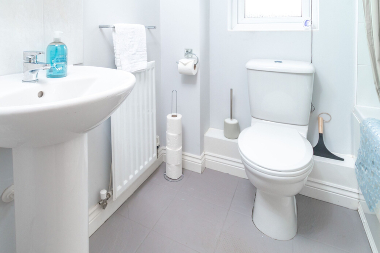 Bathroom 3, Westlake Serviced Accommodation, Cambridgeshire