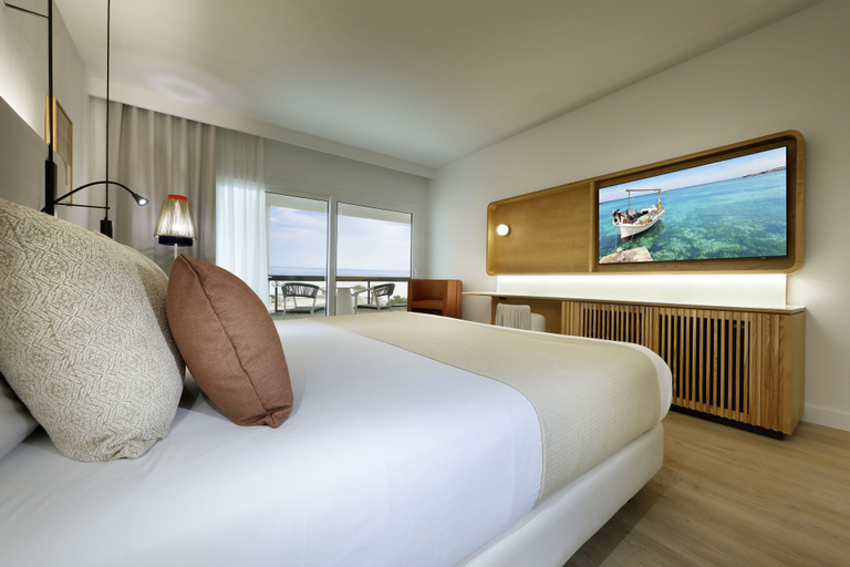 Bedroom 3, Grand Palladium Select Palace Ibiza - All Inclusive, Baleares