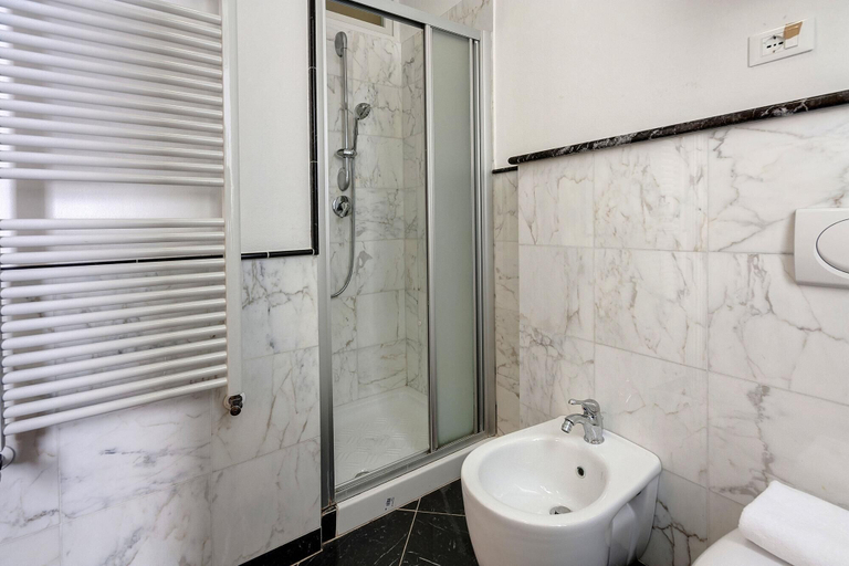 Others 2, Ponte Vecchio 4 Bedrooms, Florence