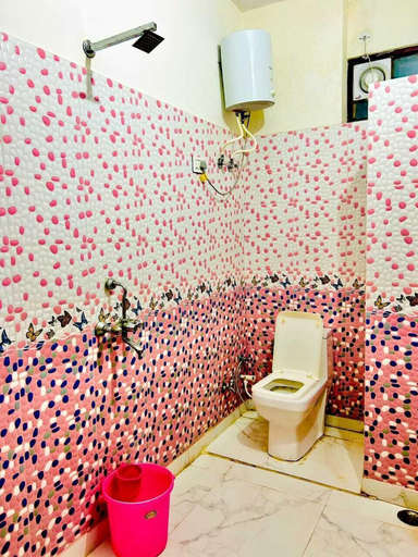 Bathroom, The Taj Royal, Agra