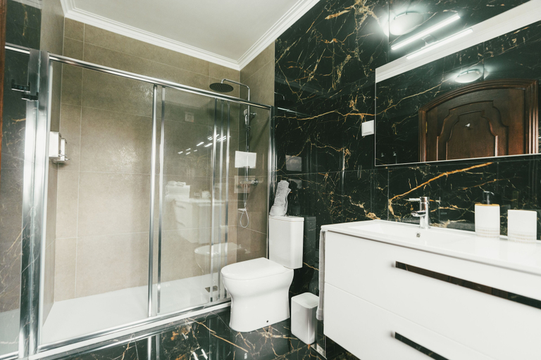 Bathroom 4, Quinta da Costinha, Alijó