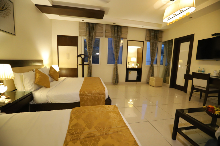 Bedroom 2, Hotel Amrapali Grand, Delhi