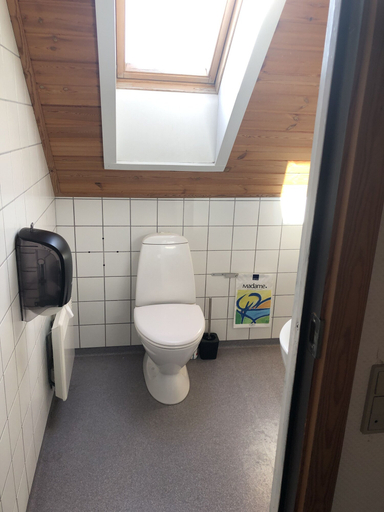 Bathroom 3, Danhostel Sandvig Vandrerhjem, Bornholm