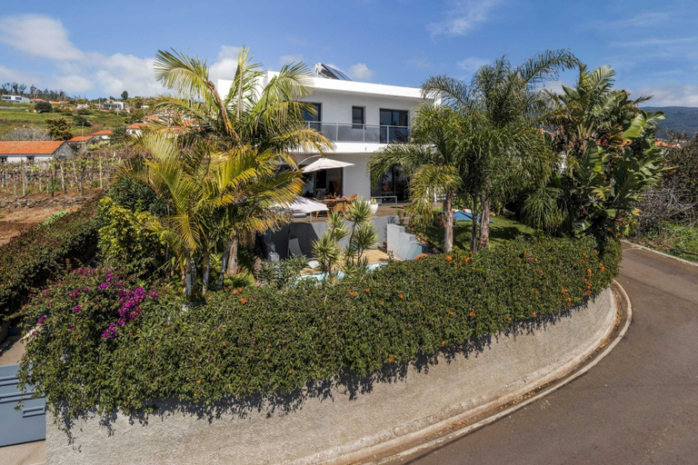 Exterior & Views 2, Pool, Garden and sea View - Villa Hibiscus, Calheta