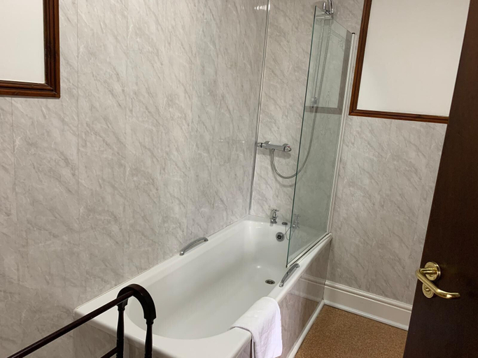 Bathroom 3, The Bull Hotel, Anglesey