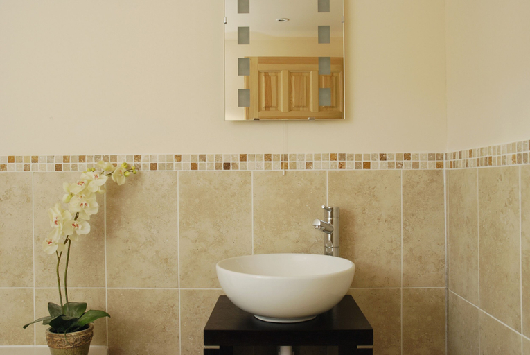 Bathroom, South Winchester Lodges, Hampshire