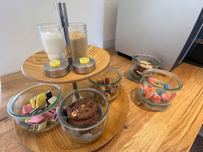 Food & Drinks