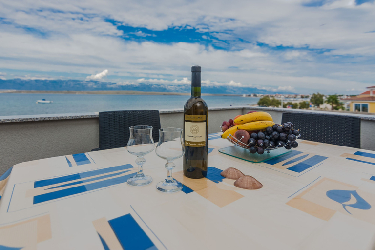 Food & Drinks 4, Apartments Palaic, Vir